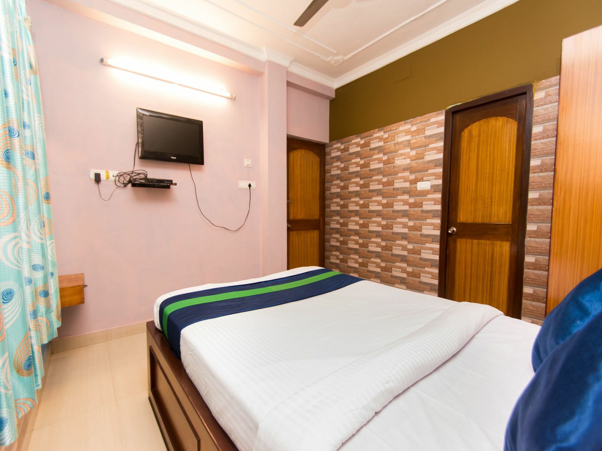 Oyo 2510 Near Camac Street Hotel Колката Екстериор снимка