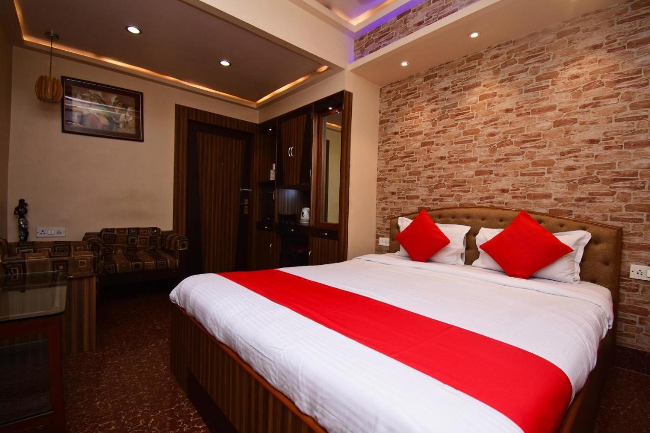 Oyo 2510 Near Camac Street Hotel Колката Екстериор снимка